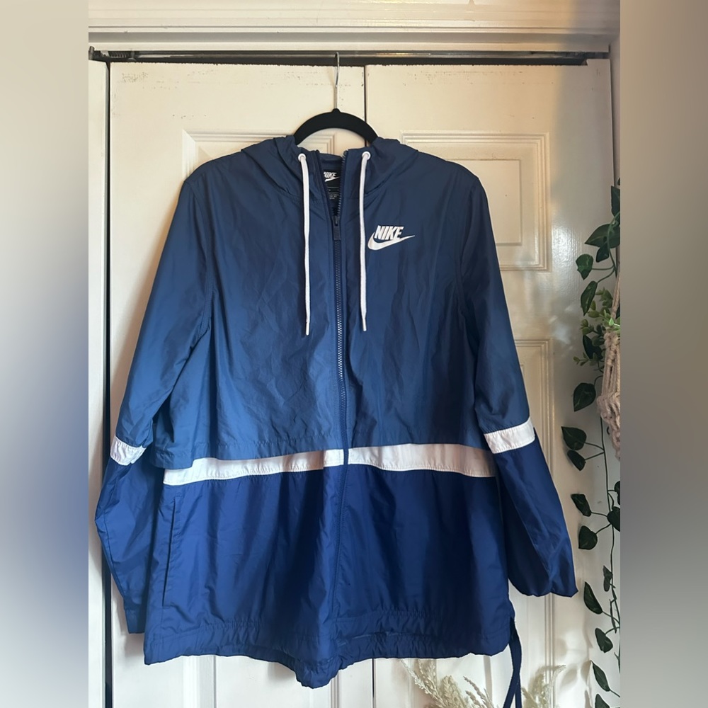 Nike Women’s Windbreaker